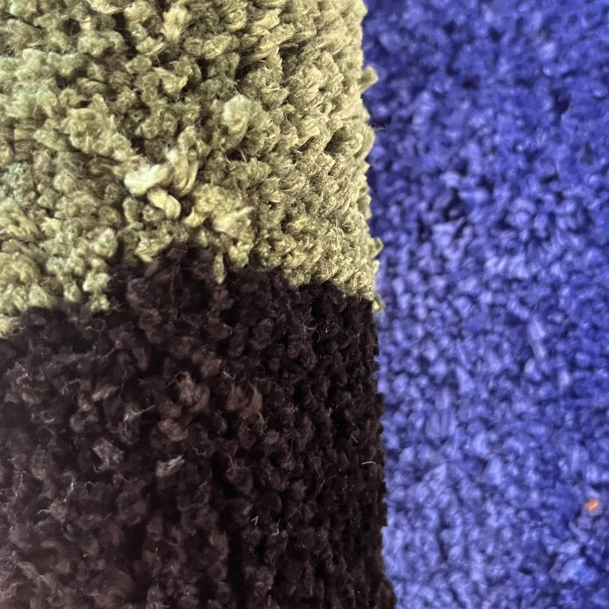 Earth 'The World Is Yours' Text Tufted Rug