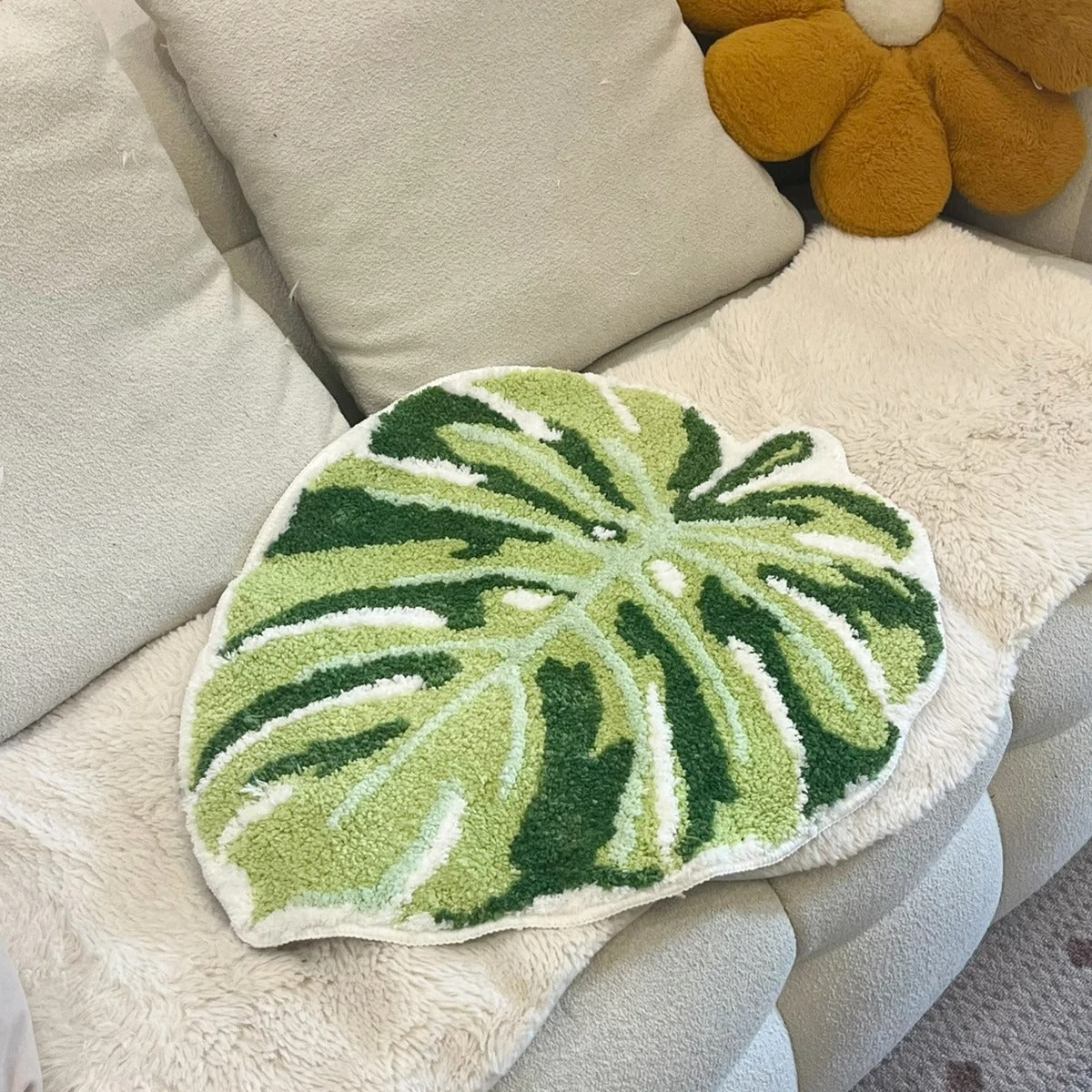 Green Monstera Leaf Plant Tufted Rug