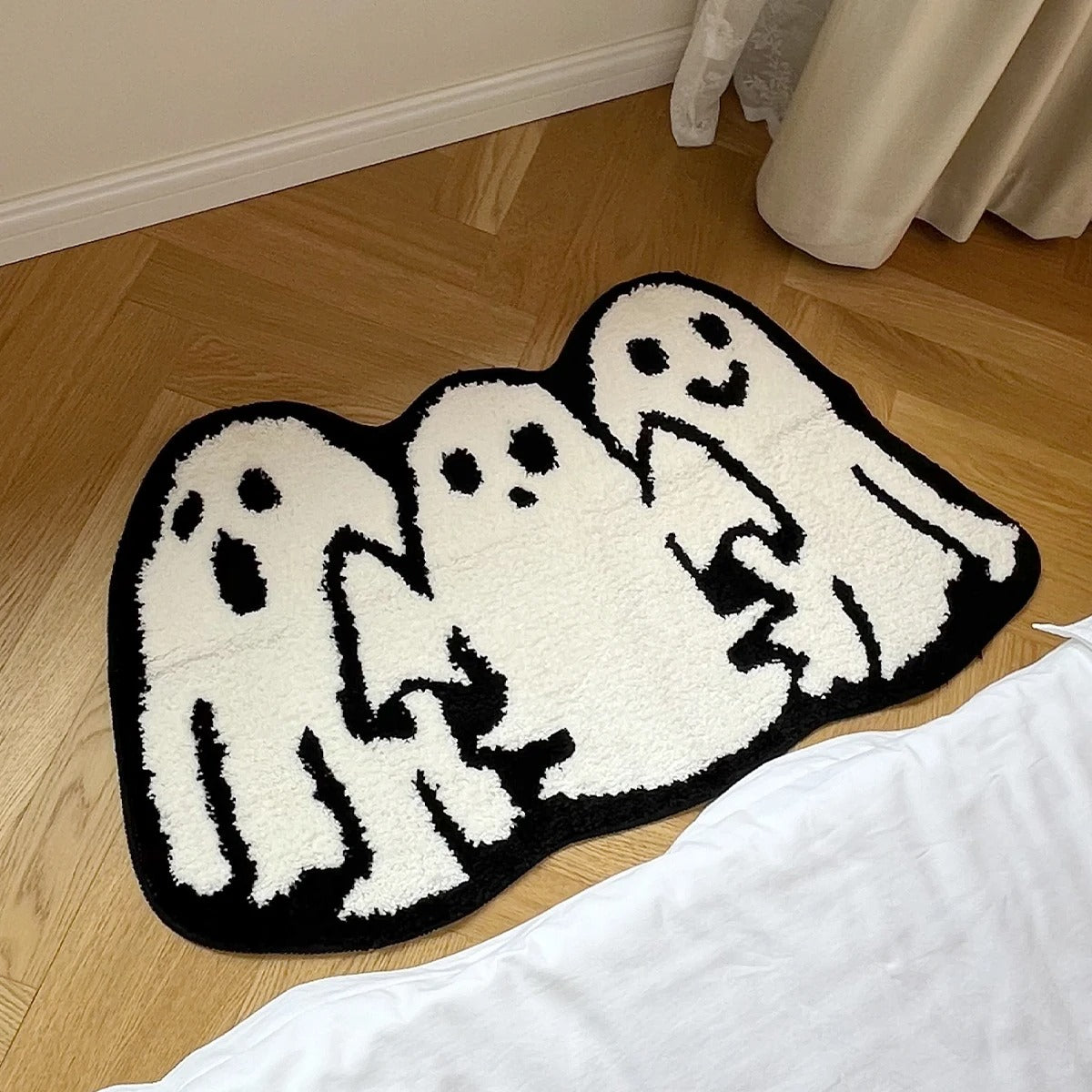 Halloween White Ghosts Tufted Rug