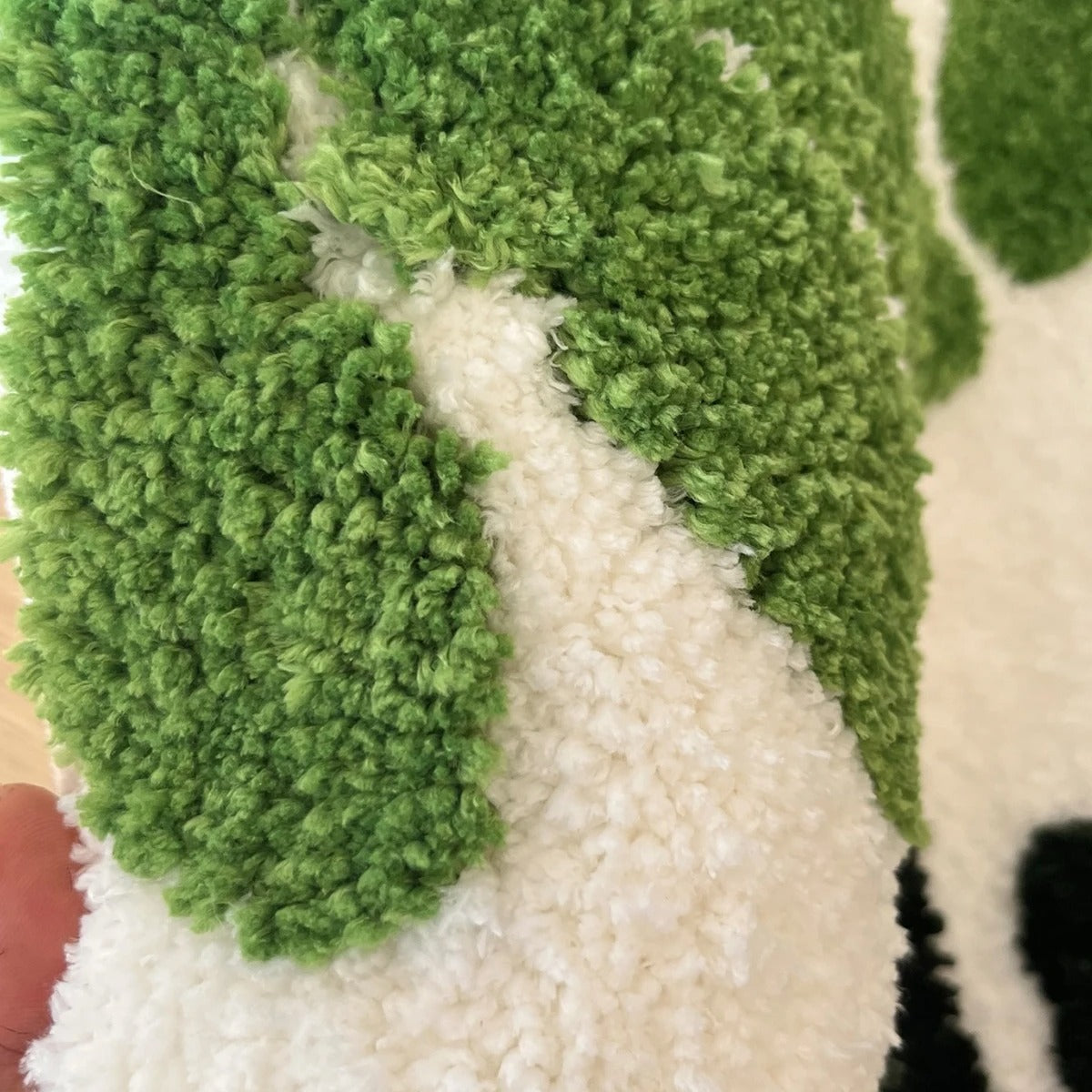 Plant Lover Green Glans Dorsal Leaf Tufted Rug