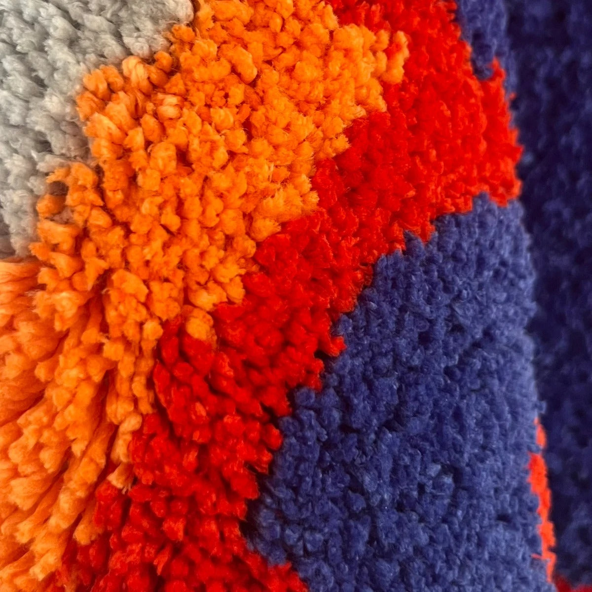 Positivity 'Smile' Text Tufted Rug