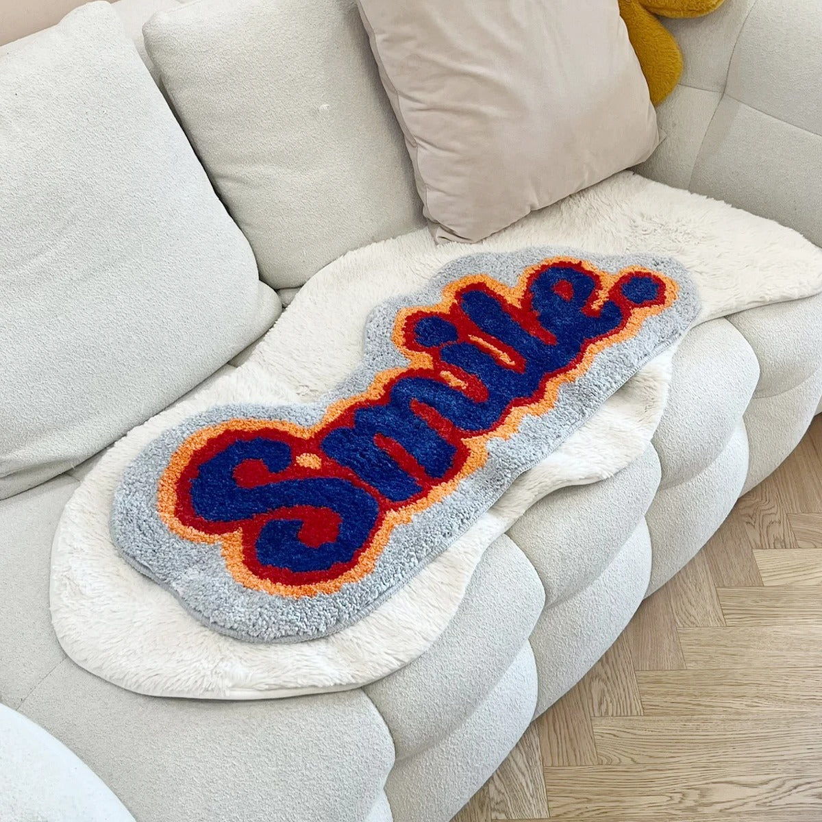 Positivity 'Smile' Text Tufted Rug