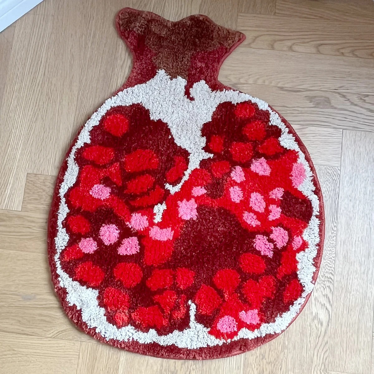 Red Sliced Pomegranate Fruit Tufted Rug