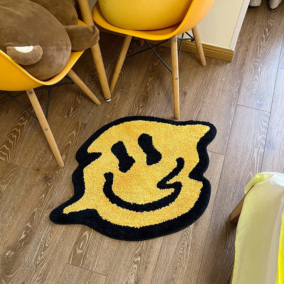 Black Yellow Trippy Smiling Face Tufted Rug