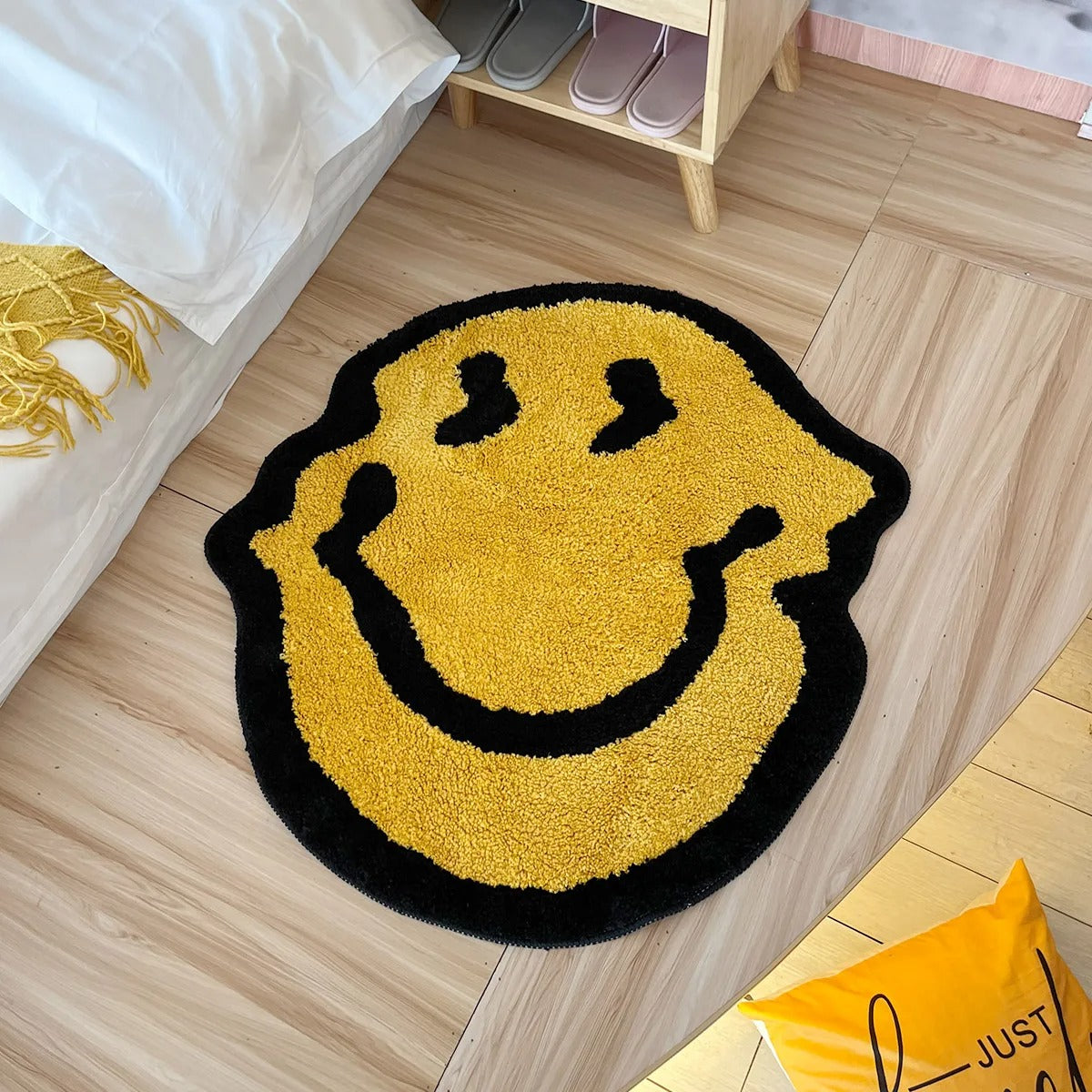 Twisted Trippy Smiling Face Tufted Rug