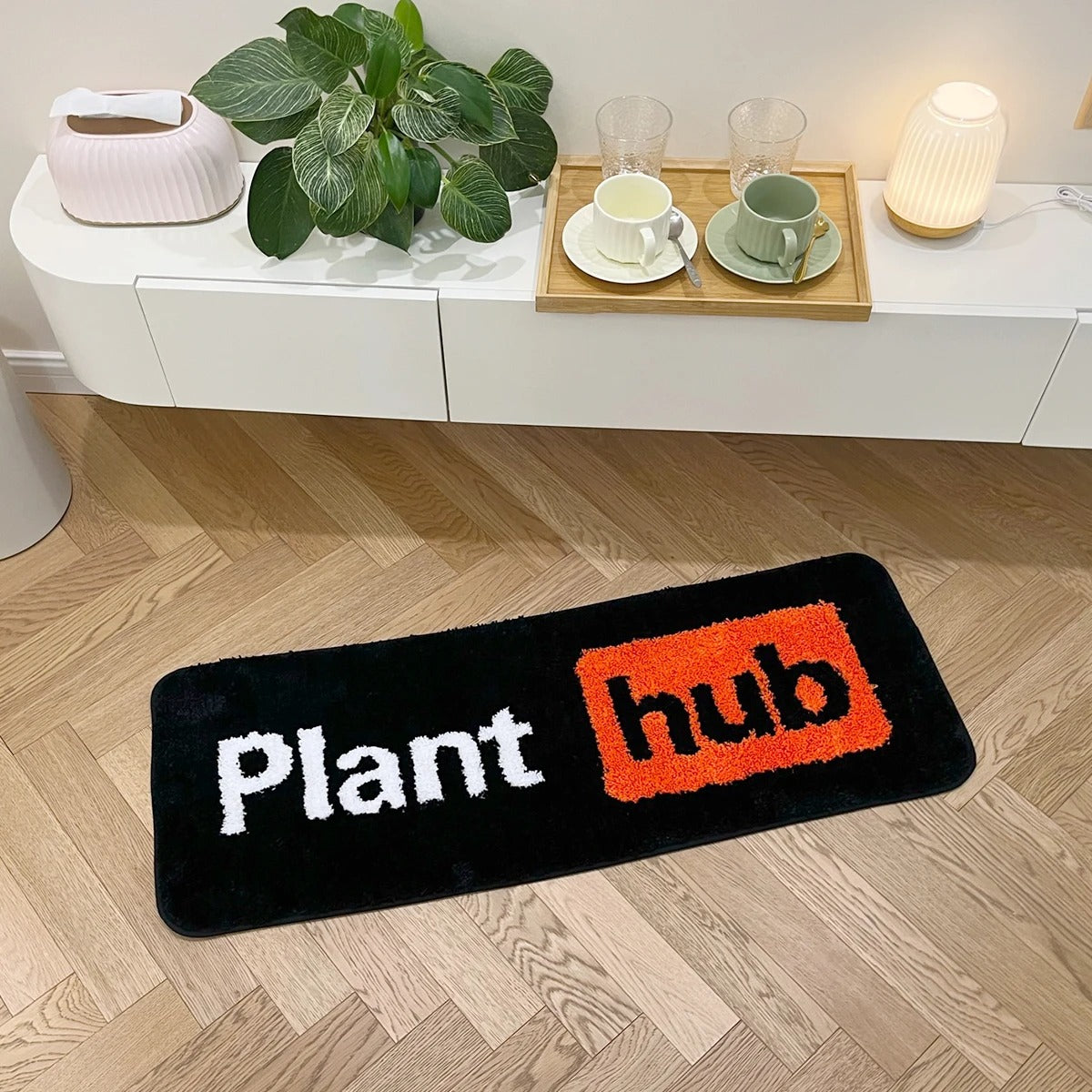 Black Orange 'Planthub' Tufted Rug