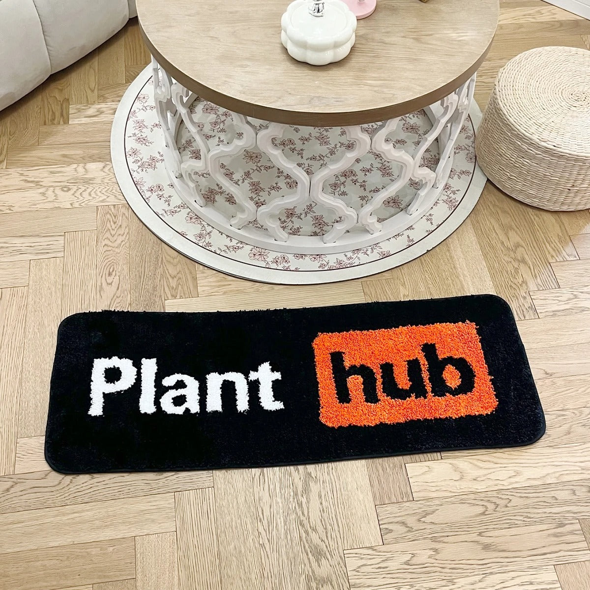 Black Orange 'Planthub' Tufted Rug