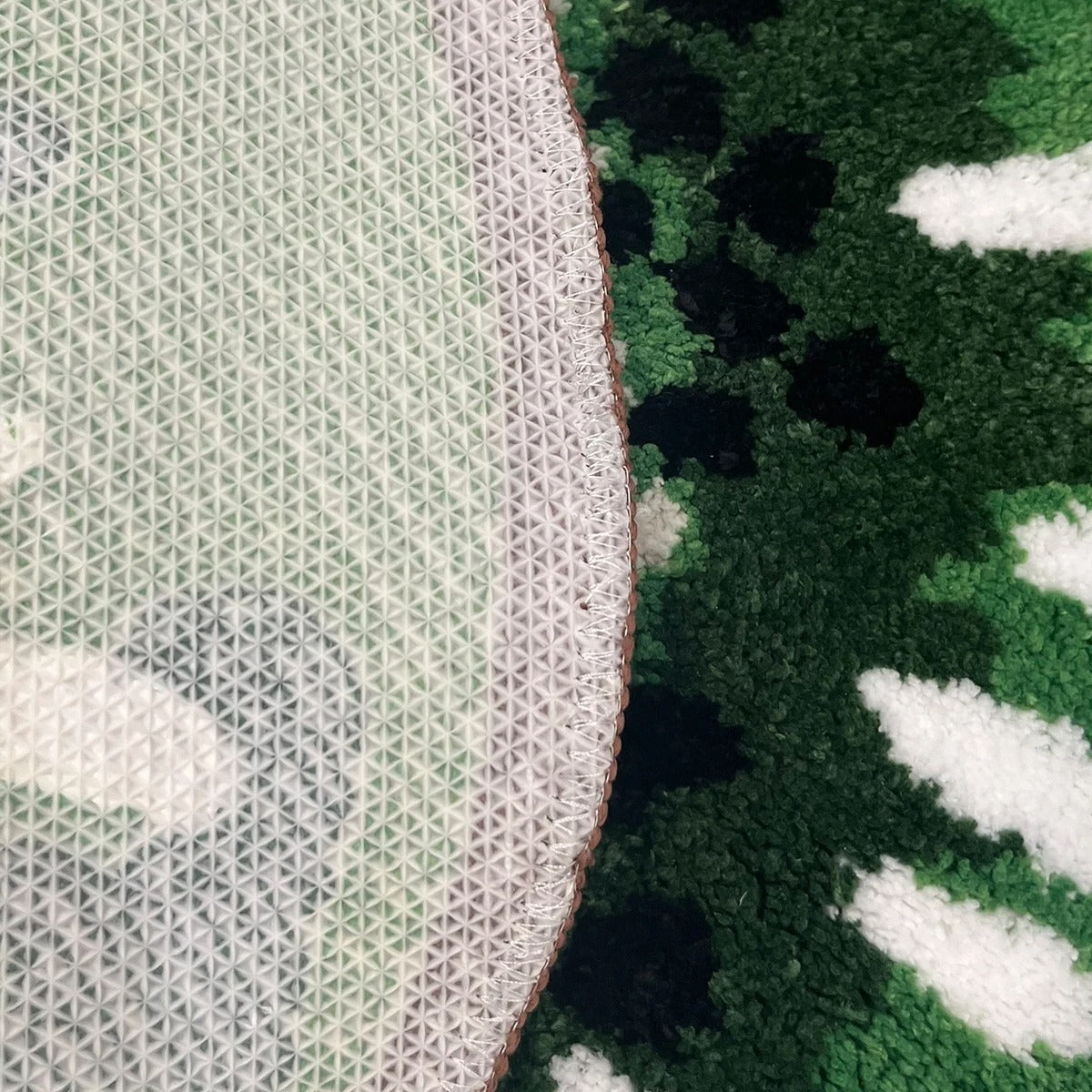 Green Sliced Kiwi Tufted Rug