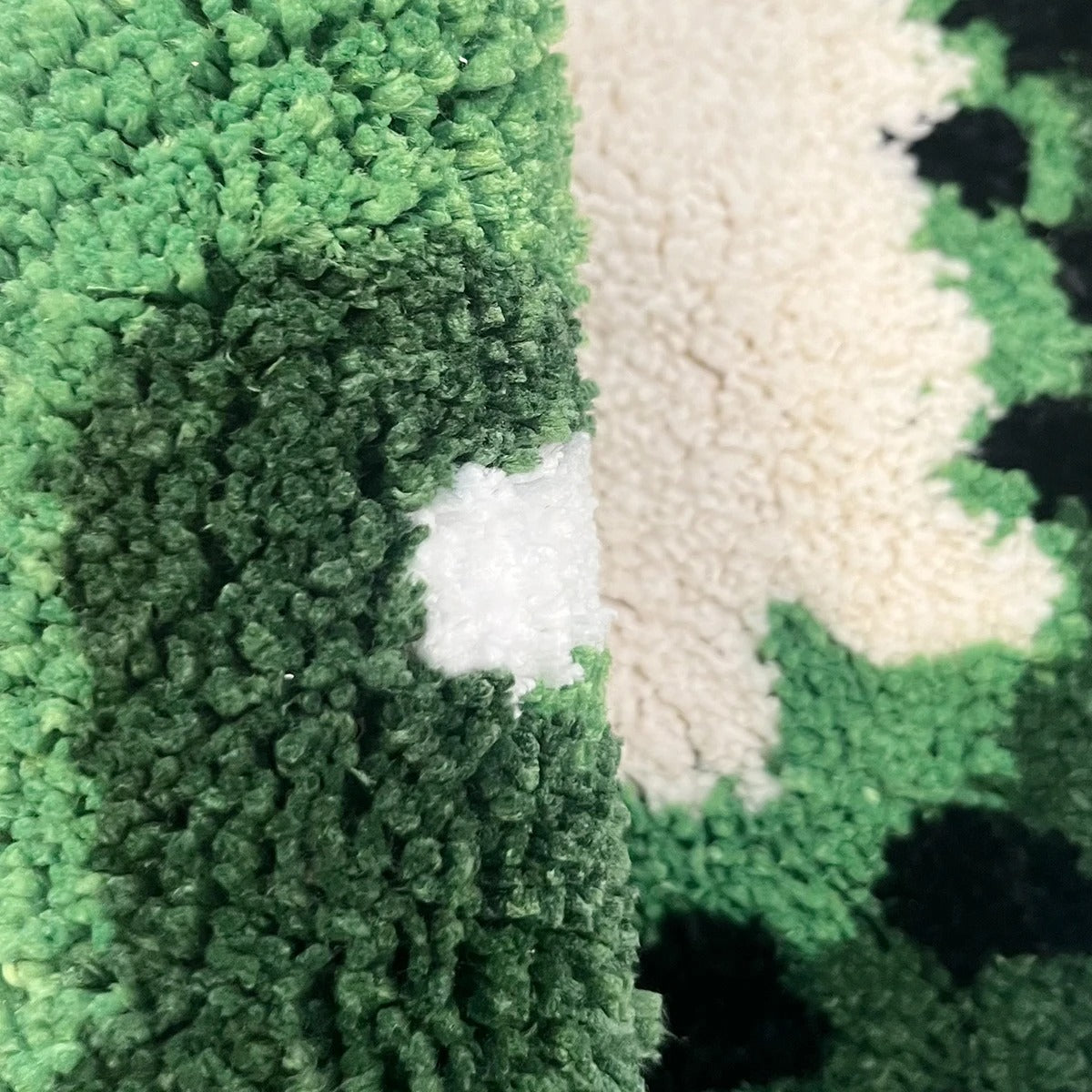Green Sliced Kiwi Tufted Rug