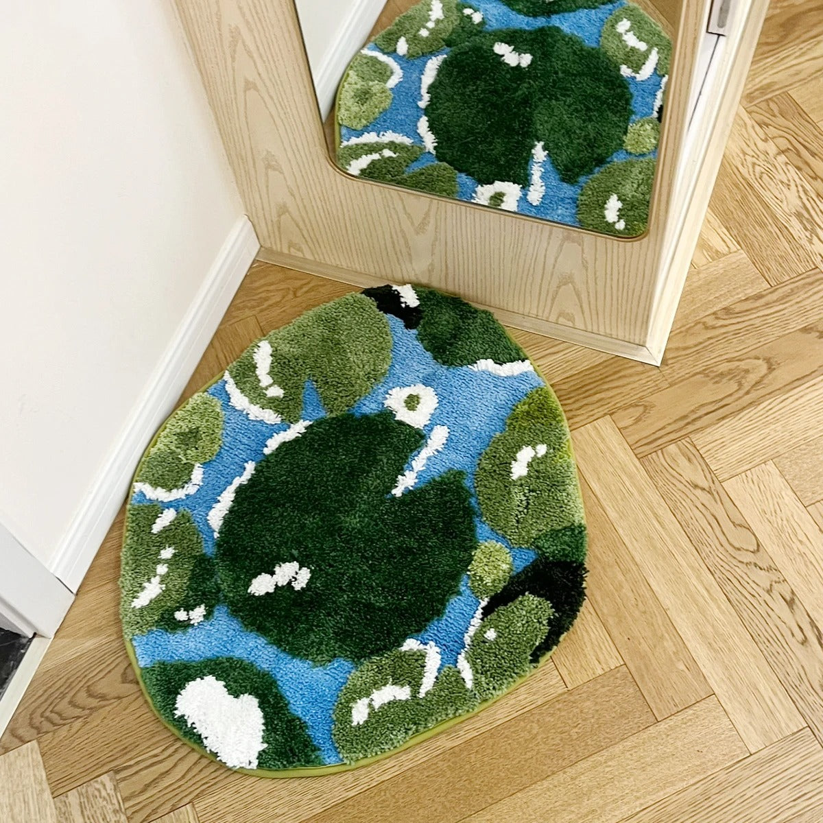 Lotus Leaf In Pond Tufted Rug